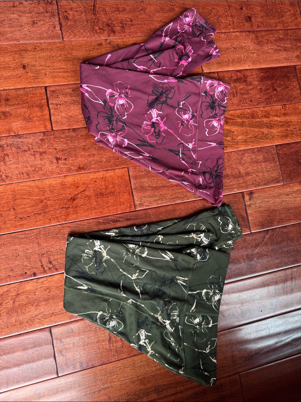 Fabletics Floral Leggings in Burgundy and Olive 2 pair M inside waist pocket